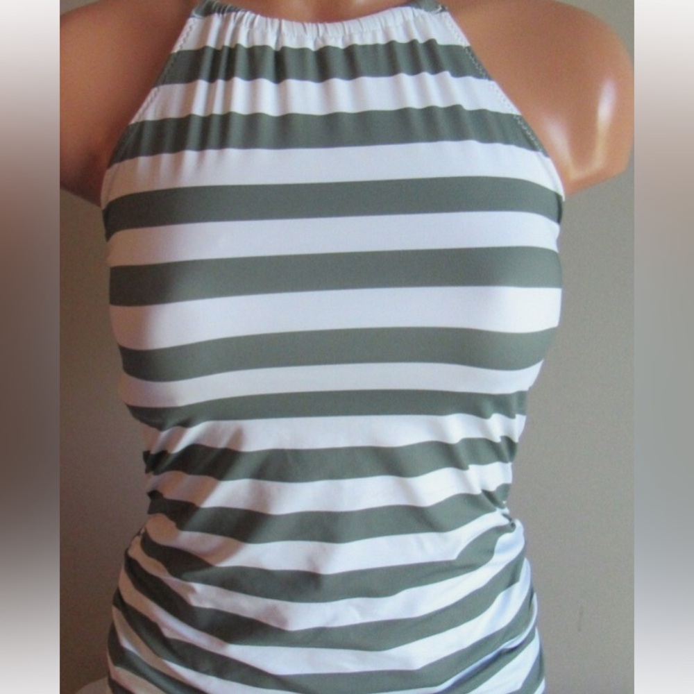 NWTS Tommy Bahama Paradise Fronds reversible tankini swim top in the Tea Leaf